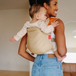 Onbuhimo Sakura Bloom pack in olive and leather.